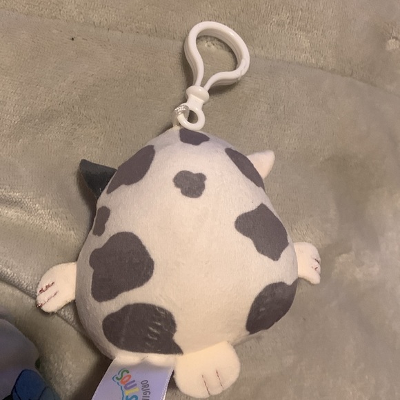 Kona seacow squishmallow clip NWT - Picture 2 of 4